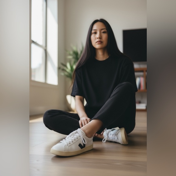 Veja Women's Urca CWL Casual Sneakers White/Navy - Picture 2 of 13